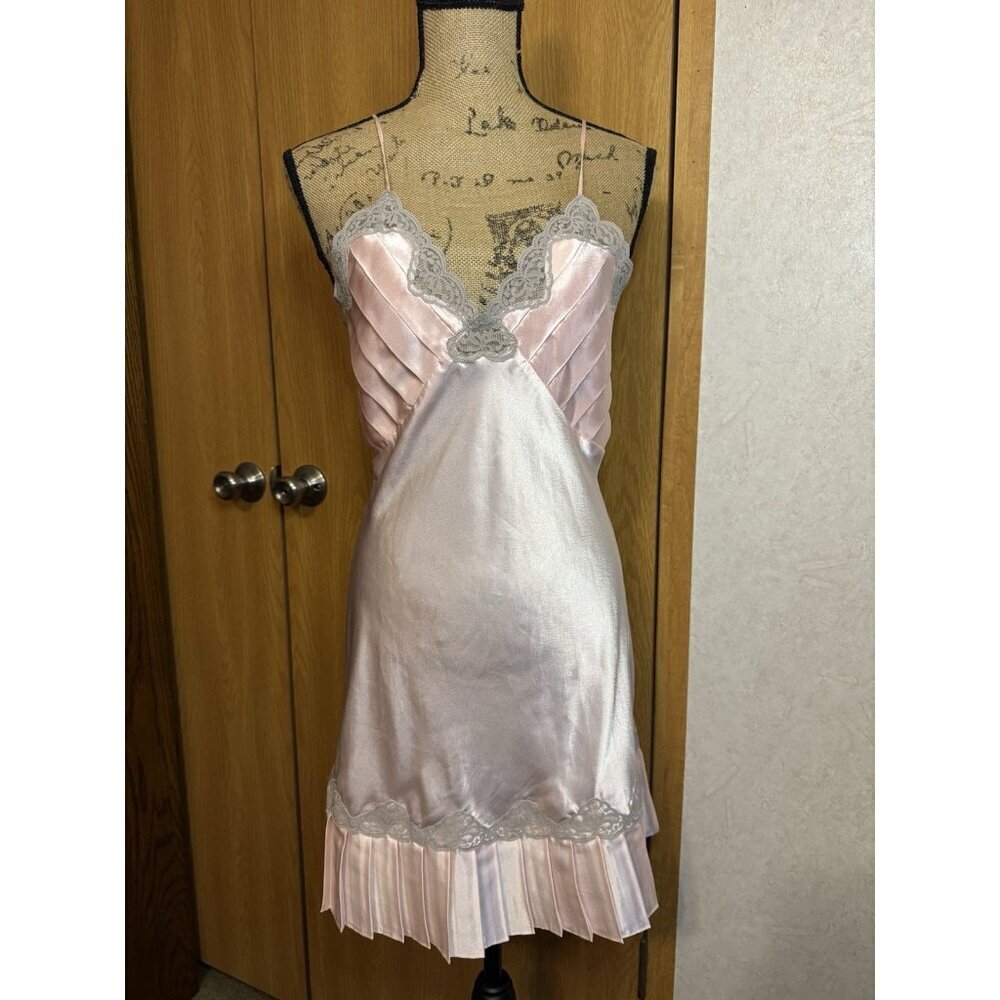 VTG VICTORIA’S SECRET Gold Label Satin Slip Dress Lingerie Pink Lace Pleats M - Picture 2 of 8